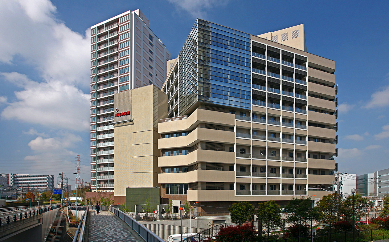 新築移転した川崎幸病院（2012年）